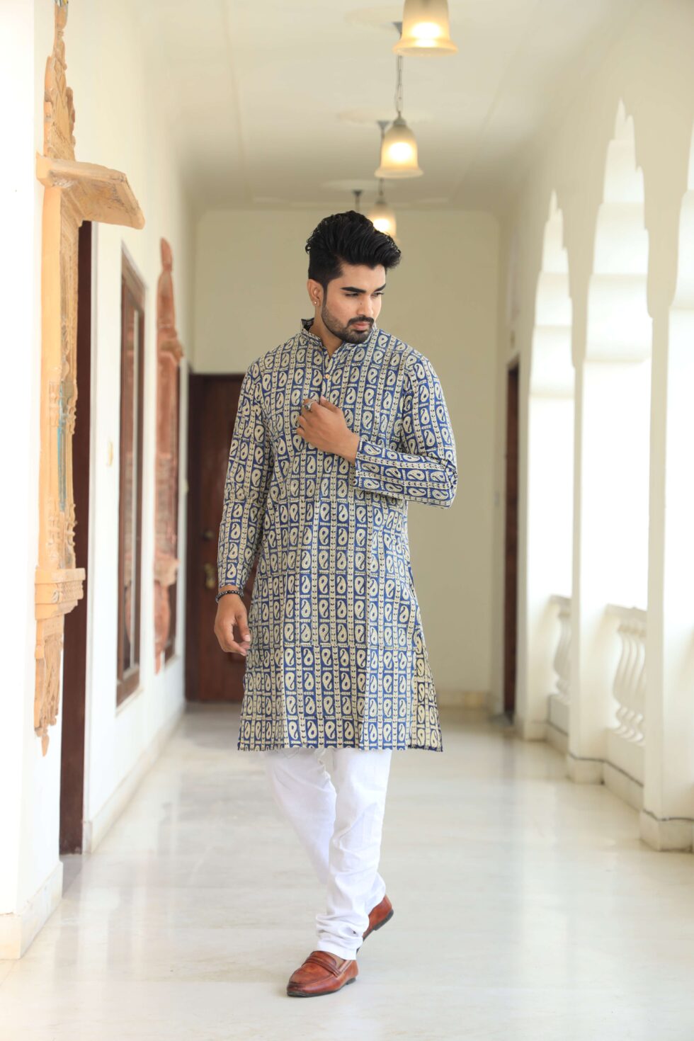 Men's blue printed cotton kurta with white pajama, front view
